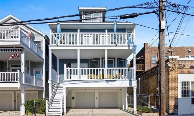 Ventnor City Casa | Spacious 7-bedroom house in brilliant Ventnor City