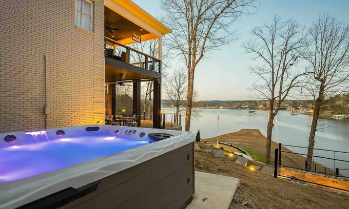 Bremen Casa | Spacious 7bdr Waterfront house w Hot Tub and Charming Backyard Amenities, Dock