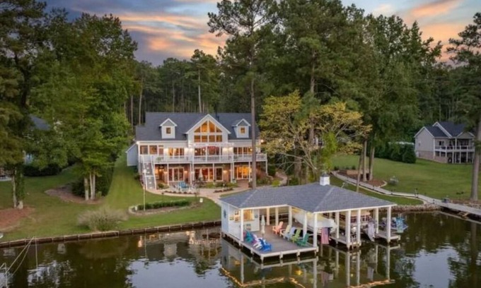Littleton Casa | Spacious 7BR house, Lakeview, Dock, Decks, Kayaks, Patio