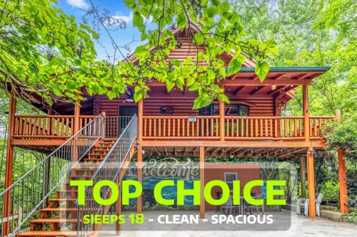 Gatlinburg Casa | Spacious 7BR Modern Rustic Log Cabin Retreat, Hot Tub, Arcade Room