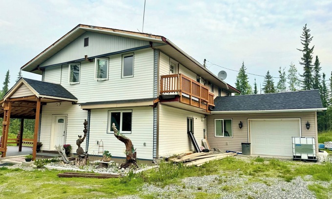 Fairbanks Casa | Spacious 8-bedroom building in welcoming Fairbanks with WiFi