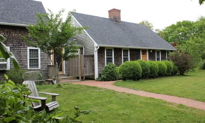 Aquinnah Casa | Casa espaciosa y totalmente equipada en un camino privado cerca de las mejores playas de Vineyard