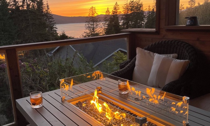 Anacortes Casa | Spacious Anacortes ocean view retreat!