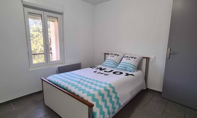 La Tour-Sur-Orb Apartamento | Spacious and bright, a few kilometers from the Avène thermal baths