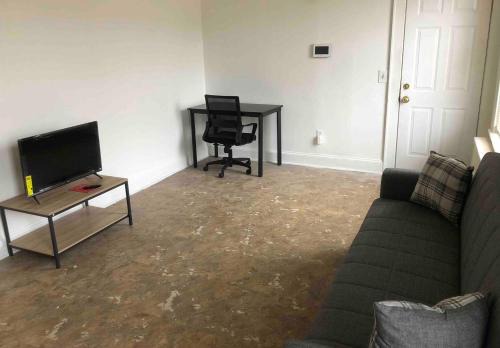 Paterson Apartamento | Spacious and bright 2 bedroom apartment with 1 bathroom and private street entrance