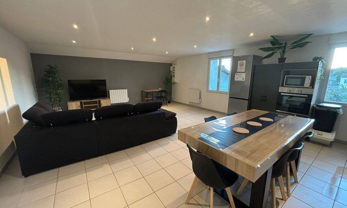 Pont-d'Ain Apartamento | Spacious and bright duplex in the heart of Pont d'Ain