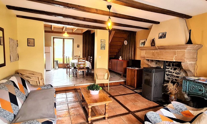 Meligny-le-Grand Cabaña | Casa espaciosa y cómoda con terraza y jardín, ideal para familia o empresa