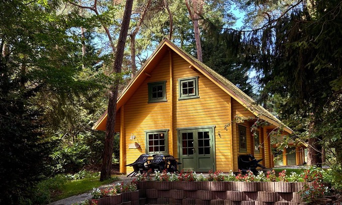 Municipality of Soest Casa | Spacious and comfortable group home in forest with private parking