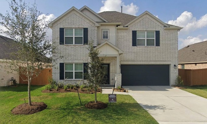 Cypress Casa | Spacious and elegant 5-bedroom, 3.5-bathroom home nestled in a vibrant community