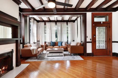 Mid-City Casa | Spacious and Elegant Family Home in Mid-City