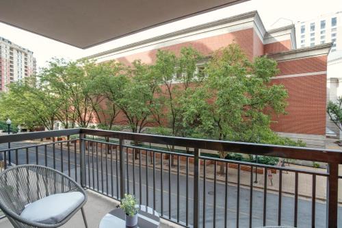 Pentagon City Apartamento | Spacious and Minimalist Apartment w Awesome Facilities