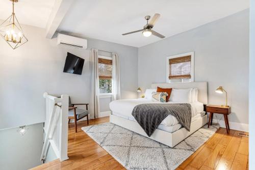 Westside Apartamento | Spacious and Quiet One Block off King Street