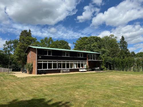 Oxford Casa | Spacious and stylish with games room, huge garden, peaceful surroundings