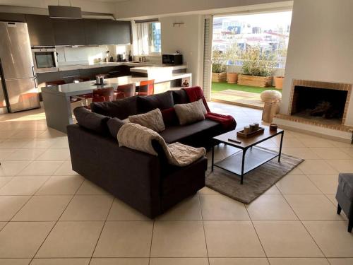 Khalandrion Apartamento | Spacious and Sunkissed 3BR & 2 Bathrooms Apartment