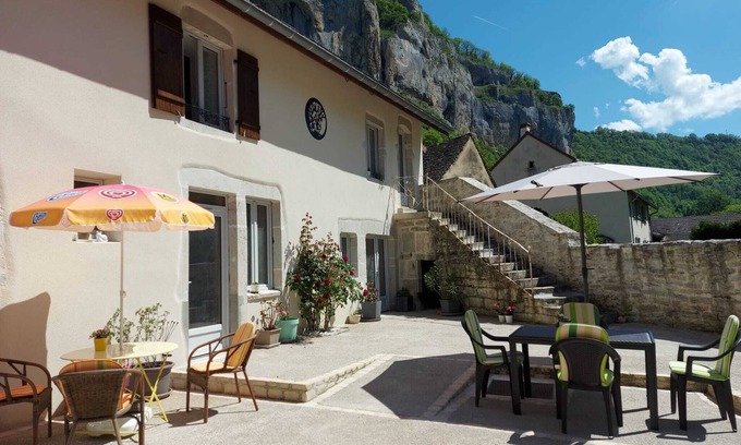 Baume-les-Messieurs Apartamento | Spacious apartment at Domaine du Lynx in Baume-les-Messieurs
