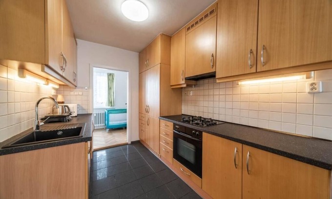 Prague 4 Apartamento | Spacious apartment for a family in the center! Own kitchen and bathroom!n