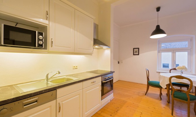 Steinakirchen am Forst Apartamento | Amplio apartamento que consta de 2 habitaciones con baño privado.