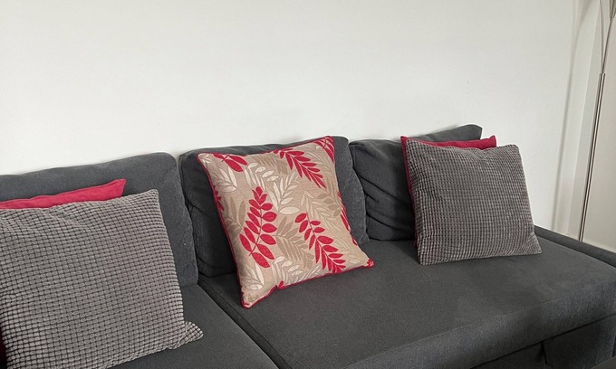 Milton Keynes Apartamento | Spacious apartment with workspace at the heart of the City!