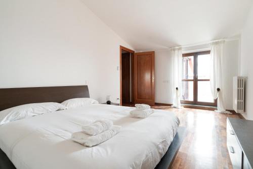 Bruzzano Apartamento | Spacious Apartment 600 mt to Metro M3 Comasina