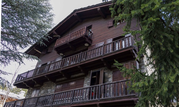 Courmayeur Apartamento | Amplio apartamento a pocos pasos de las hermosas pistas de esquí de Courmayeur