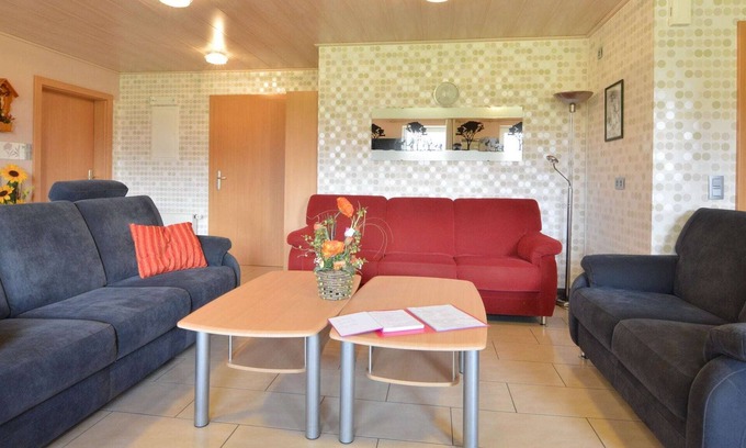 Burg-Reuland Apartamento | Espacioso apartamento en Grüfflingen con terraza