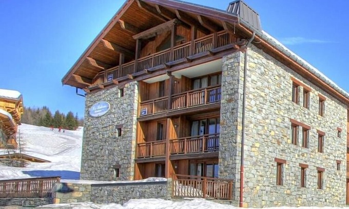 Montvalezan Apartamento | Spacious apartment in French-Italian ski resort San Bernardo