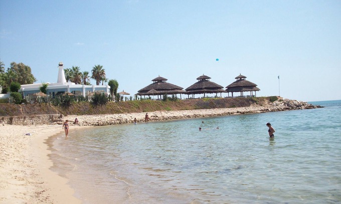 Hammamet Interieure Apartamento | Amplio apartamento frente al hotel Bel Azur en el centro de Hammamet