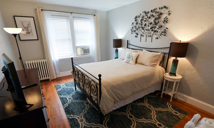 Commonwealth Apartamento | Spacious Apartment, Steps to Public Transport & Hospitals.