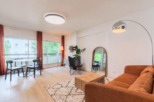 La Madeleine Apartamento | Spacious apartment with balcony and parking