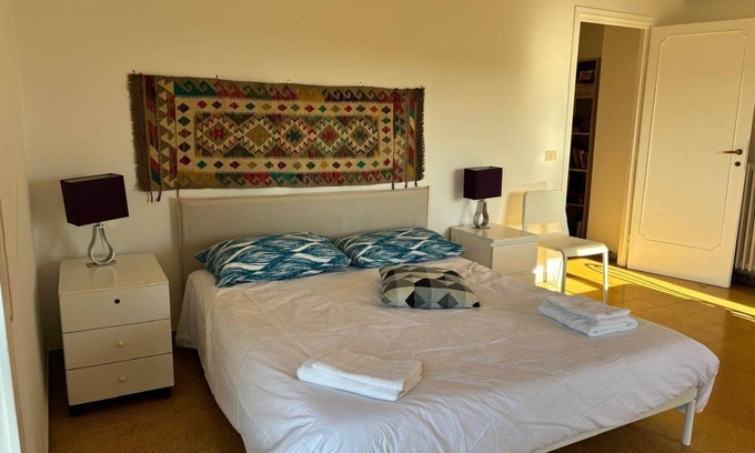 Monte Sacro Apartamento | Spacious apartment with park view in Conca d'oro