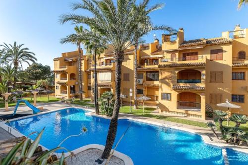 La Mata Apartamento | Spacious apartment with sea view in La Mata - 75 m² - Pool