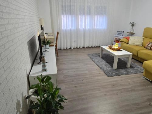 O Grove Apartamento | Spacious apartment with sea view in O Grove, 110 m²