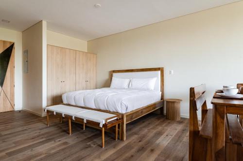 El Zonte Casa | Spacious Apartment with Balcony