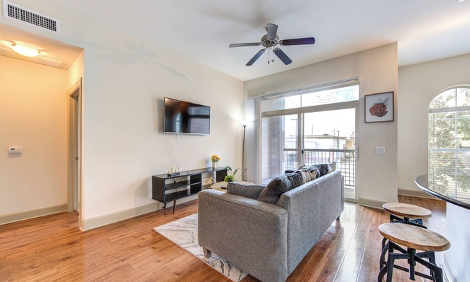 Astrodome Apartamento | Spacious Apt in Houston with fitness room, AC, Free Parking, Pets Ok