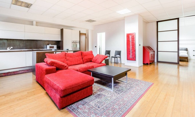 La Fontana Apartamento | Spacious APT just 250m from "Zara" M3 stop!