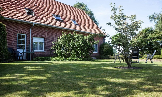 Loenhout Apartamento | Amplia planta superior de una casa de campo con jardín