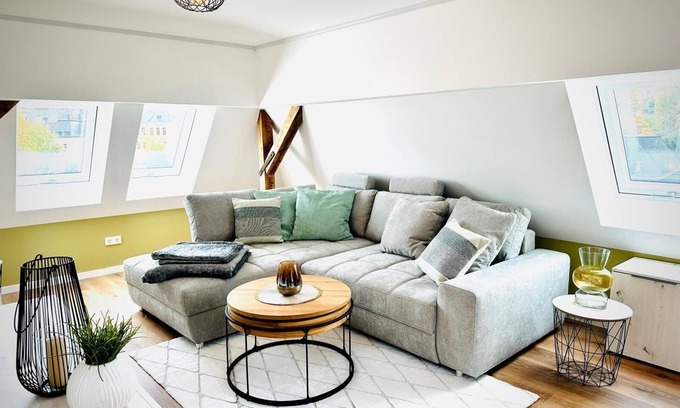Schneeberg Apartamento | Spacious "Silberberg" attic studio in the heart of Schneeberg