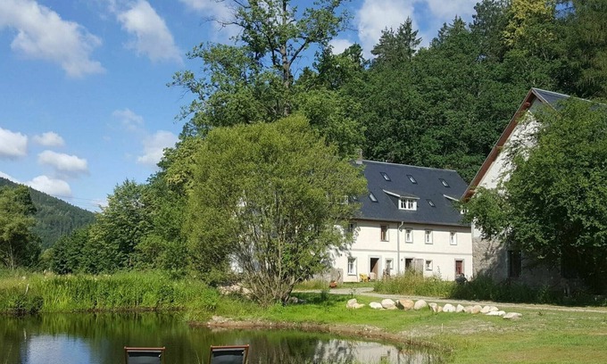 Janowice Wielkie Villa | Amplia casa de campo polaca auténtica en un hermoso paisaje