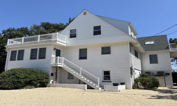 Beach Haven Gardens Casa | Spacious bay block 6 bedroom 4 bath home in Beach Haven Gardens