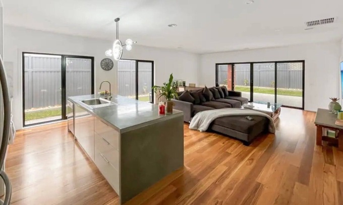 Wendouree Casa | Spacious Ballarat golf retreat