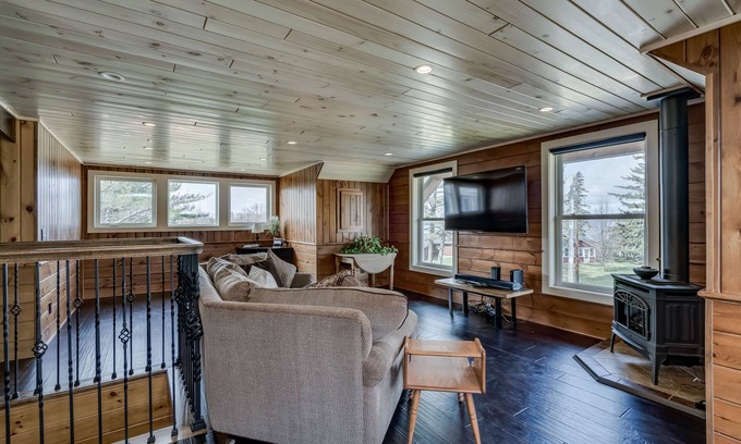 Clayton Casa | Spacious Barndominium with river view and steps from State Park