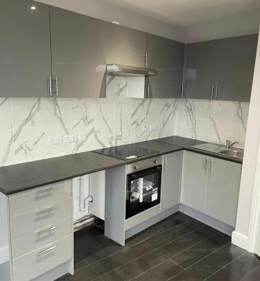 High Barnet Apartamento | Spacious Barnet Flat in Tudor-Style Building