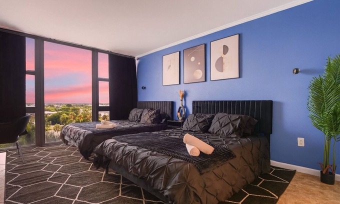 Bermuda Riviera Condominio | Spacious Beach Retreat - Private Beach - Pool & Tiki - Ping Pong & Hockey Table