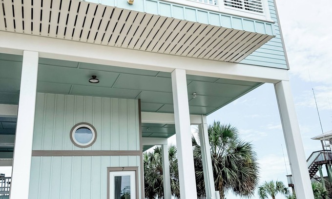 Crawfordville Casa | Spacious beachfront 4-bedroom house in charming Crawfordville