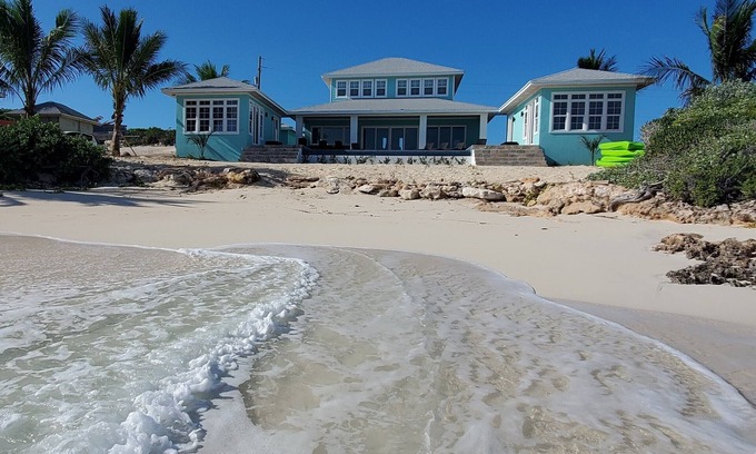 Rokers Point Casa | SPACIOUS BEACHFRONT HOME! A vacation to treasure! Sandy beach, pool, hot tub.