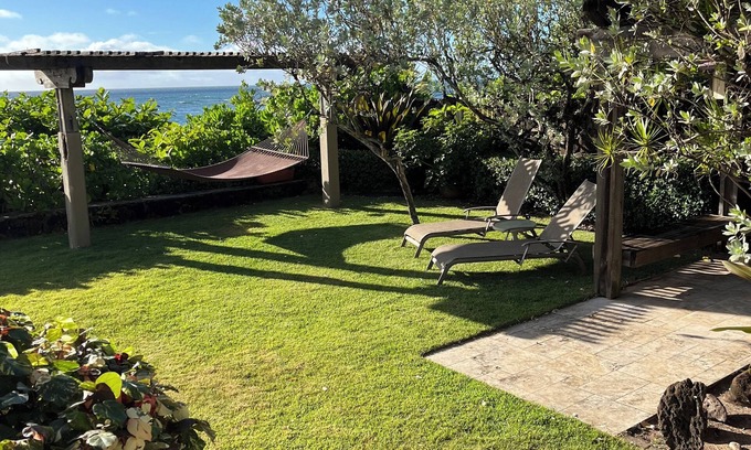 Pupukea Casa | Spacious Beachfront 6-bedroom on Breathtaking Sunset Beach