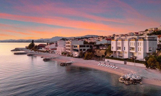 Podstrana Apartamento | Spacious Beachfront Apartments Tanita