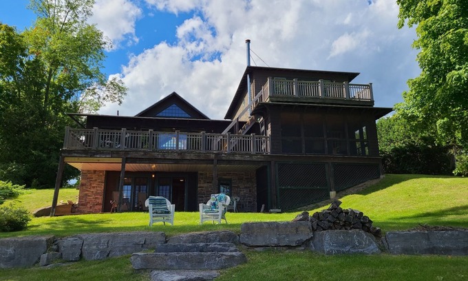 Willsboro Casa | Spacious Beachfront Lakehouse with Breathtaking View