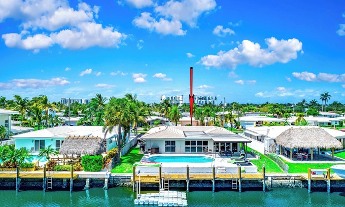 Garden Isles Casa | Spacious-beachie-on the water-3BR-Sunset-View-BBQ-HeatedPool-WiFi-AC-kayaks-doc
