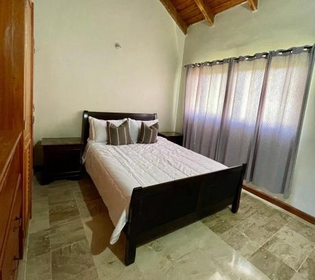 Playa Bibijagua Apartamento | Spacious Beachside Apartment 4BR Pool & Garden View